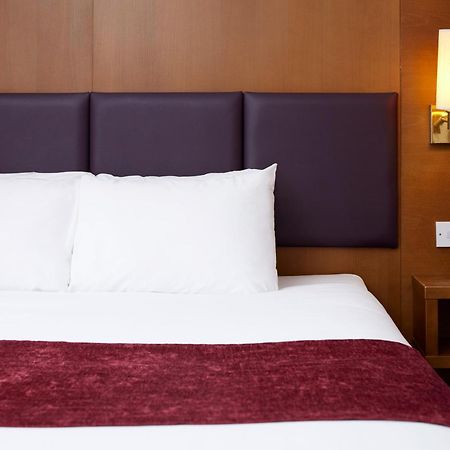 Crossroads By Chef & Brewer Collection Hotel Weedon Bec Bagian luar foto